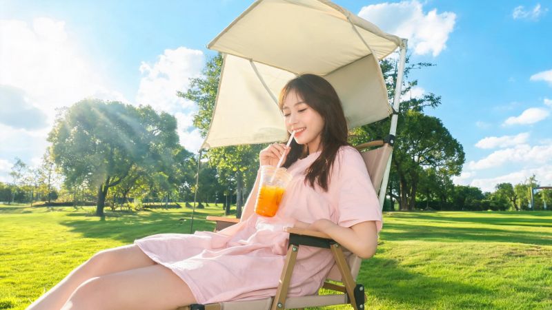 户外消费升温 折叠遮阳椅成夏日出行新宠